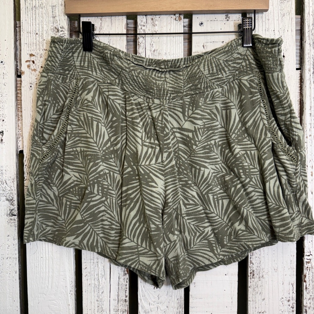 Three Dots Lounge Shorts Women XL Green Palm Leaf Lightweight Pockets Pull On